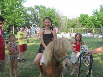 Kristin_Grad_Uncle_Bobs_memorial_day_2007 023.jpg